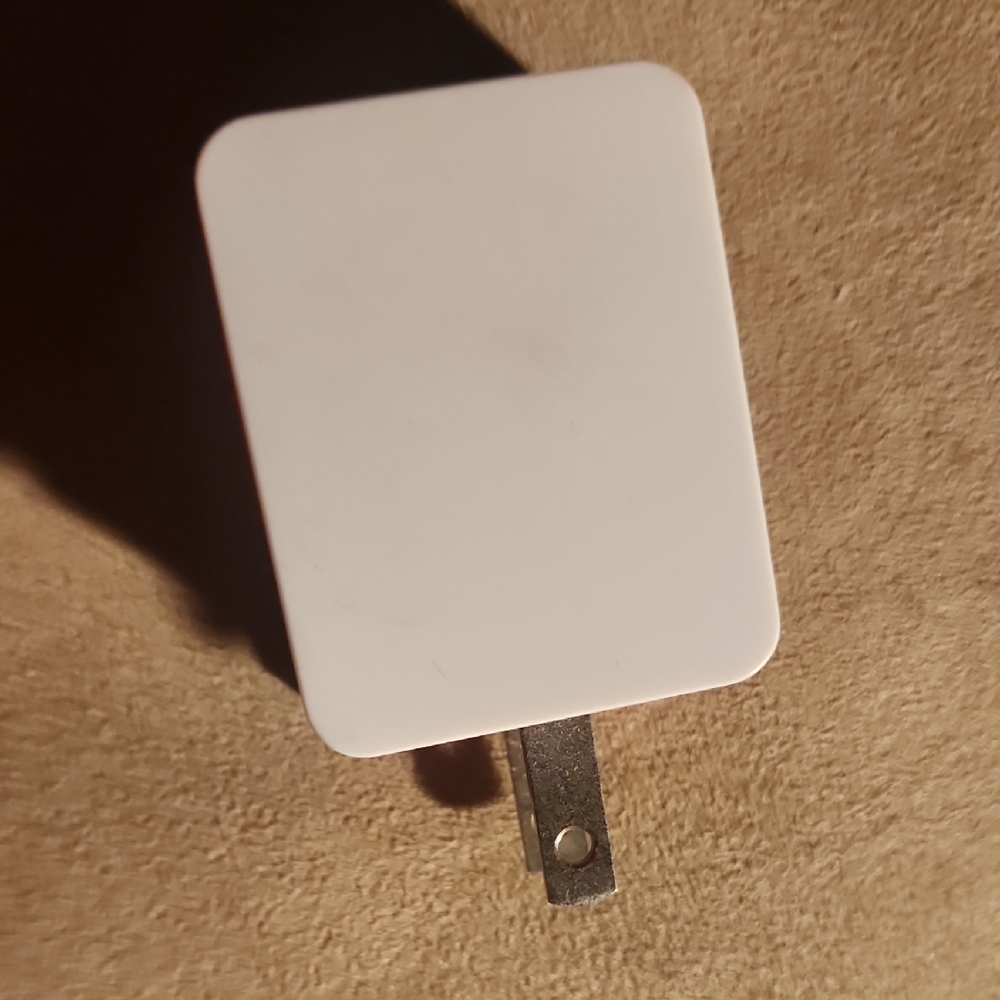 White USB Wall Charger